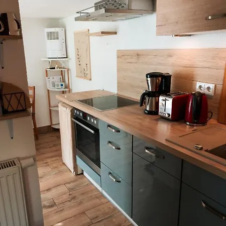 Karowlina Cozy House 1-4 Person