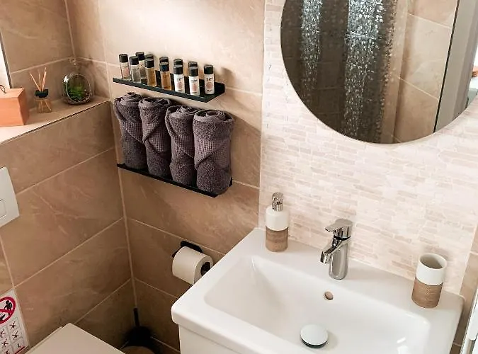 Karowlina Cozy House 1-4 Person