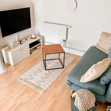 Karowlina Cozy House 1-4 Person *